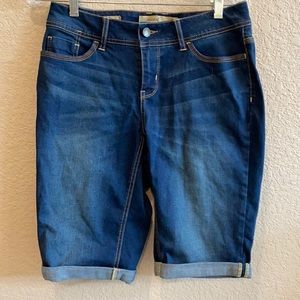 Size 6 Bermuda shorts